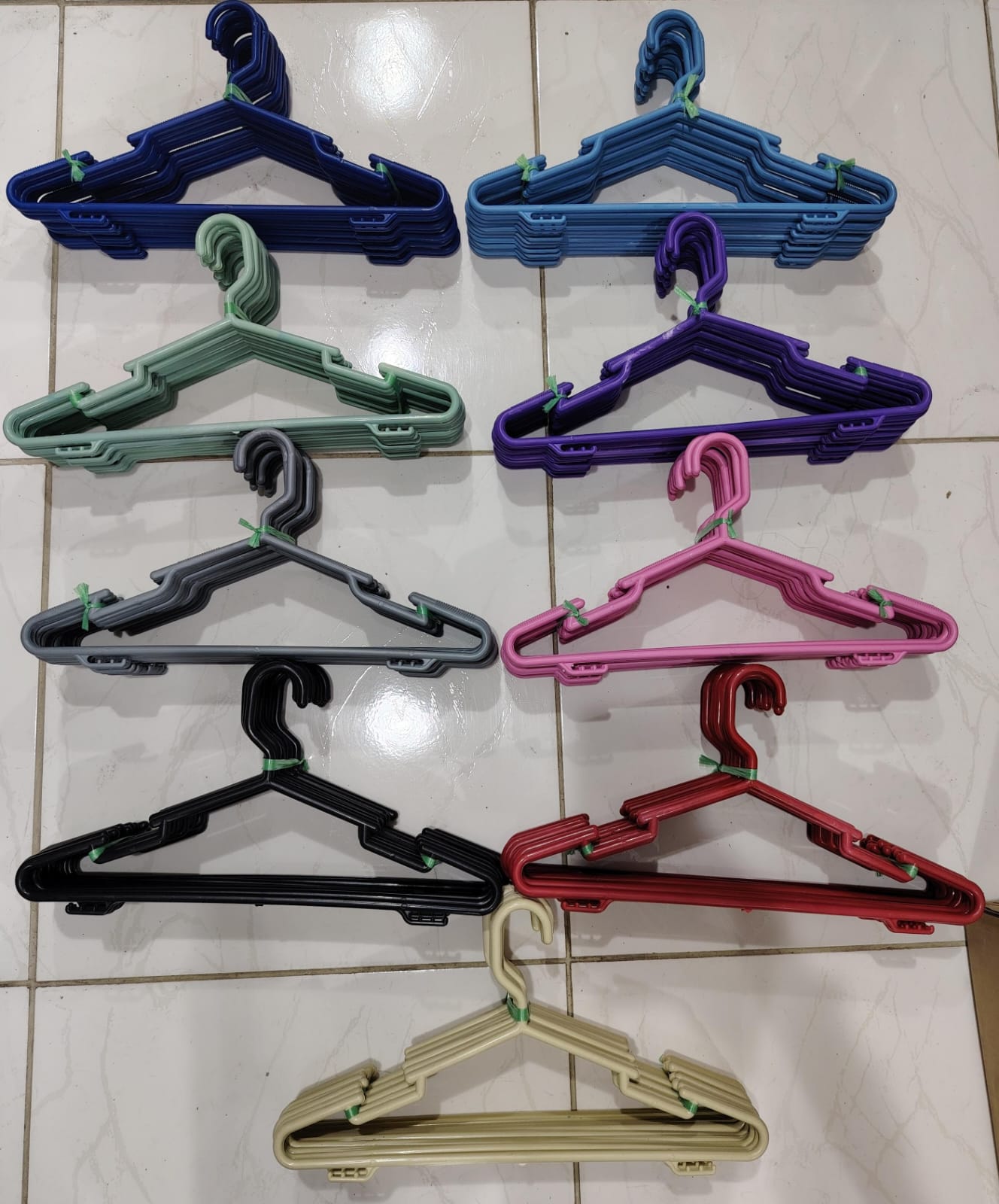 COLGADOR DE ROPA ADULTO X12