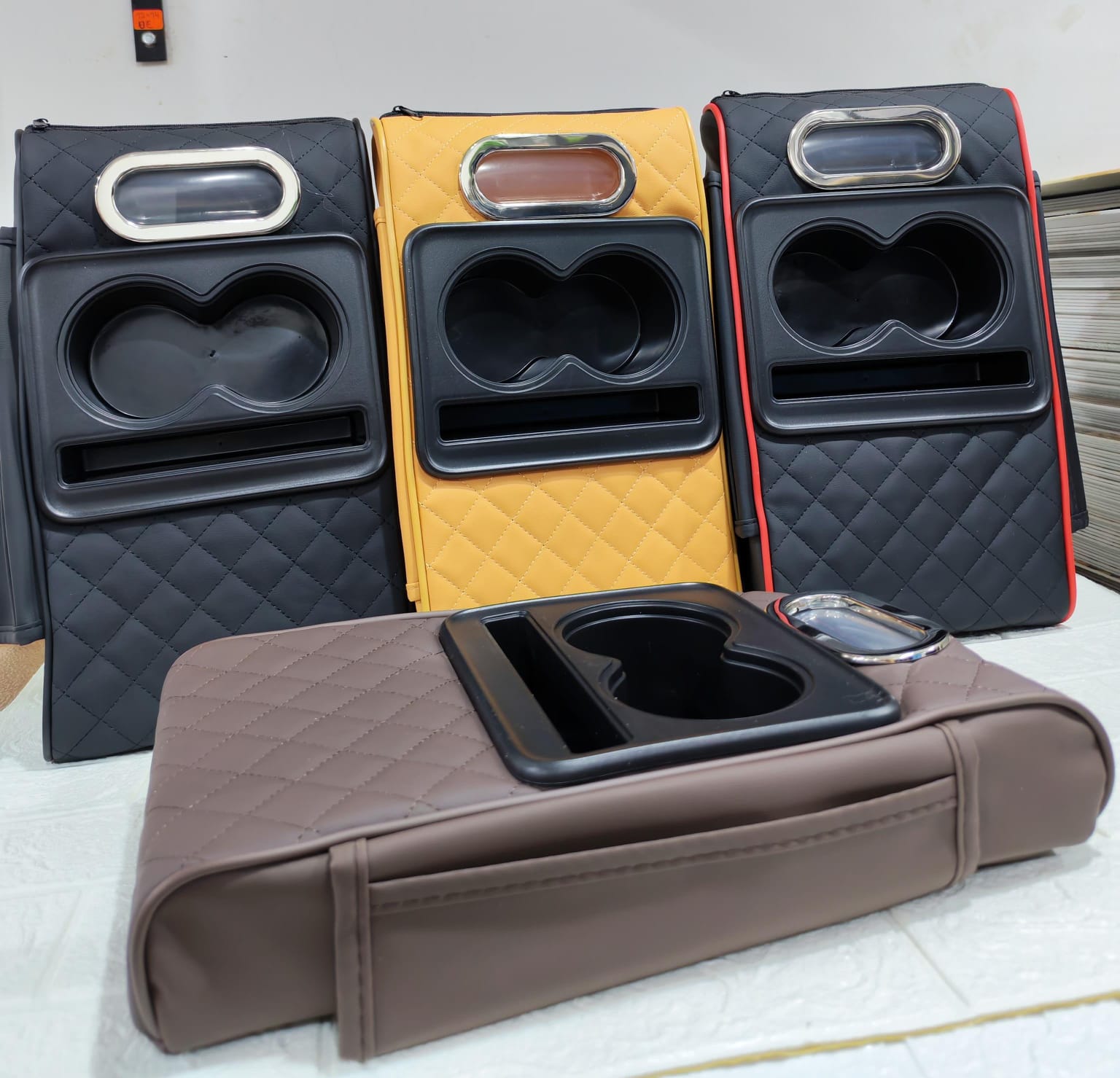 CAJA REPOSABRAZOS 4 EN 1 PARA CARRO