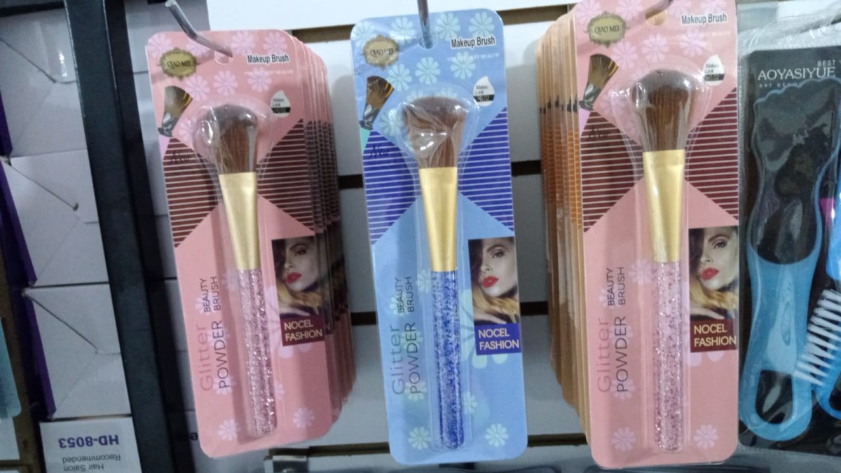Brocha de maquillaje con purpurina ( 220905-31)