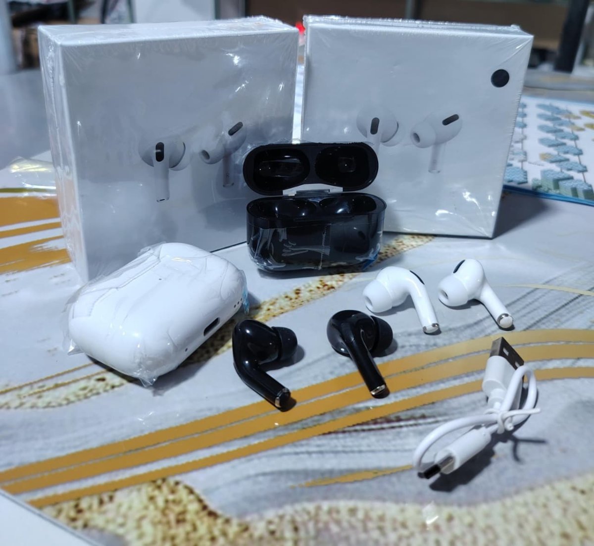 AUDÍFONOS INALÁMBRICOS MODELO PRO
