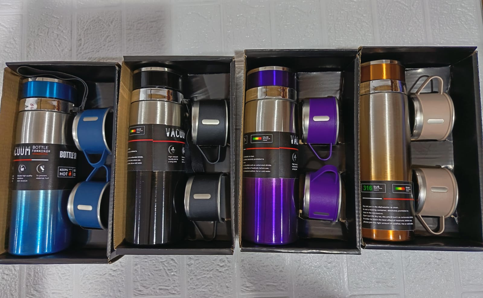 TERMO DE 800 ML CON 2 TAZAS